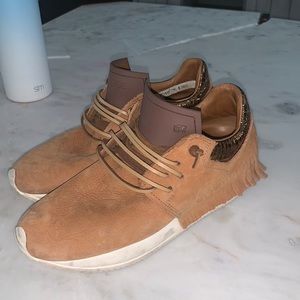 Esse tu esse suede tan fringe shoes